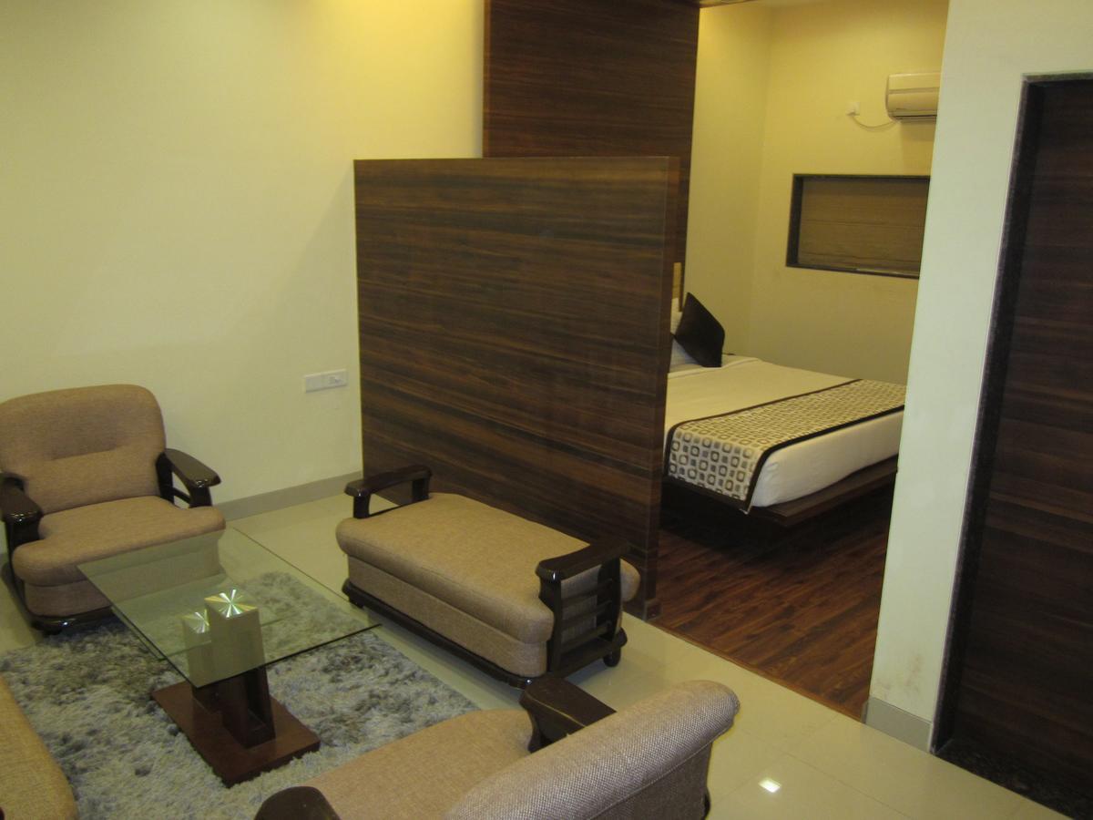Vijaya Tej Clarks Inn Patna  Esterno foto
